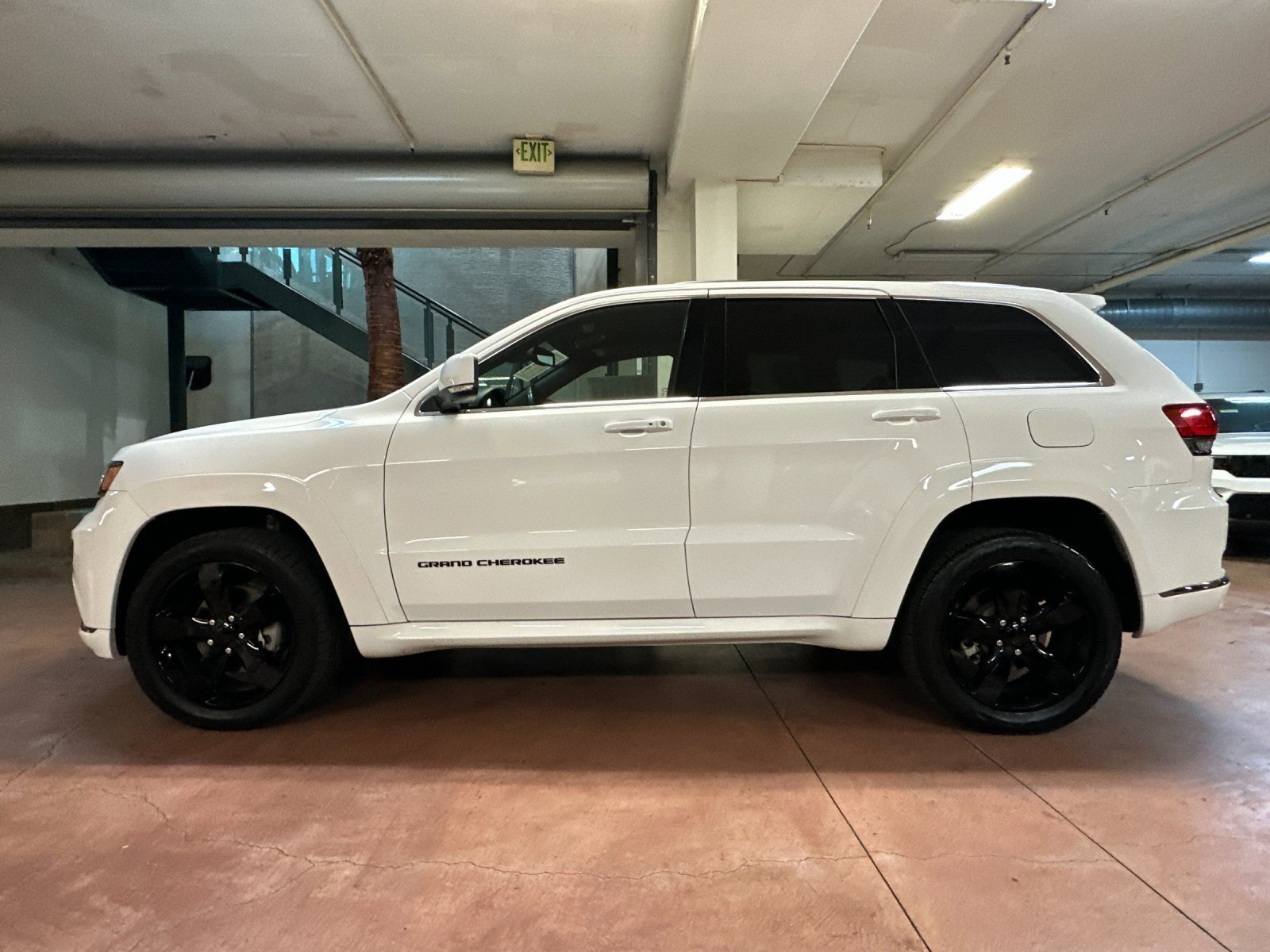 Used 2016 Jeep Grand Cherokee High Altitude image 2