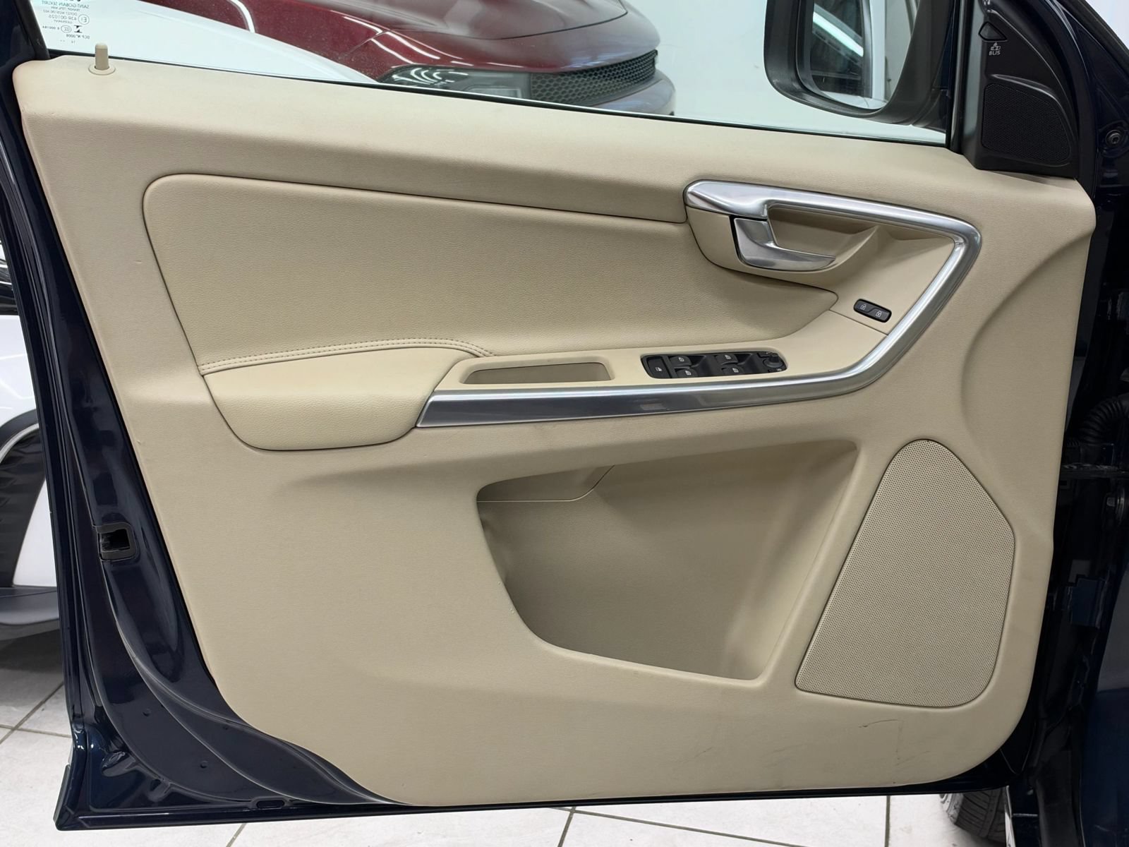 Used 2015 Volvo XC60 T6 AWD/4WD image 15