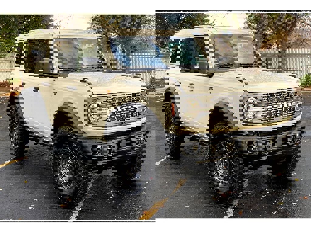 New 2025 Ford Bronco Badlands image 17