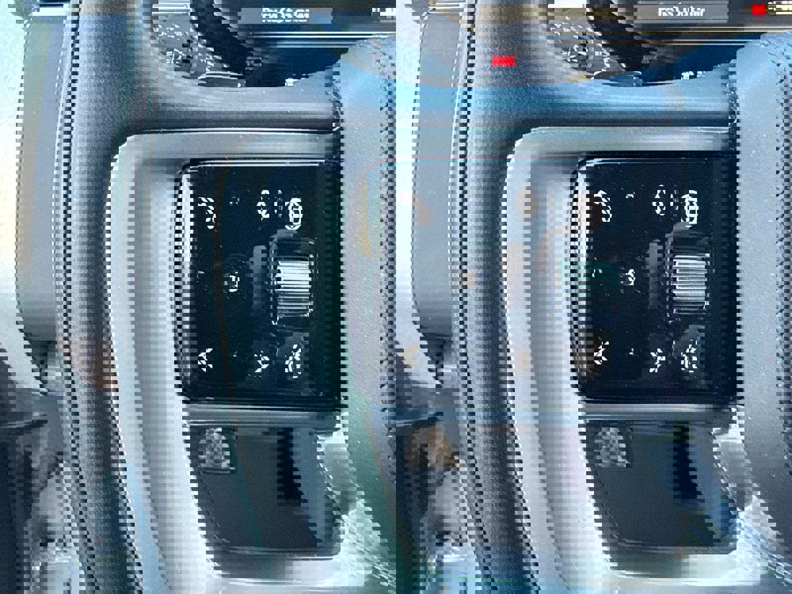 Certified 2024 Land Rover Range Rover Long Wheelbase SE image 30