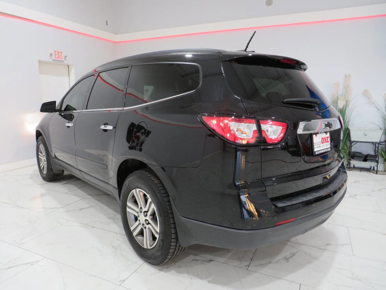 Used 2016 Chevrolet Traverse LT w/ Traveler's Package image 5