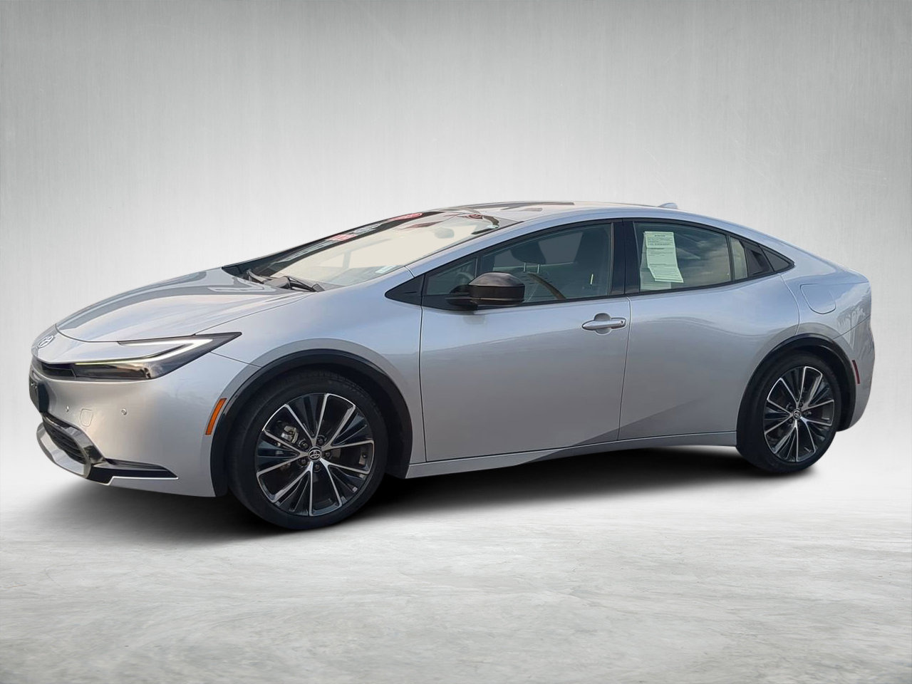 Used 2023 Toyota Prius XLE image 7