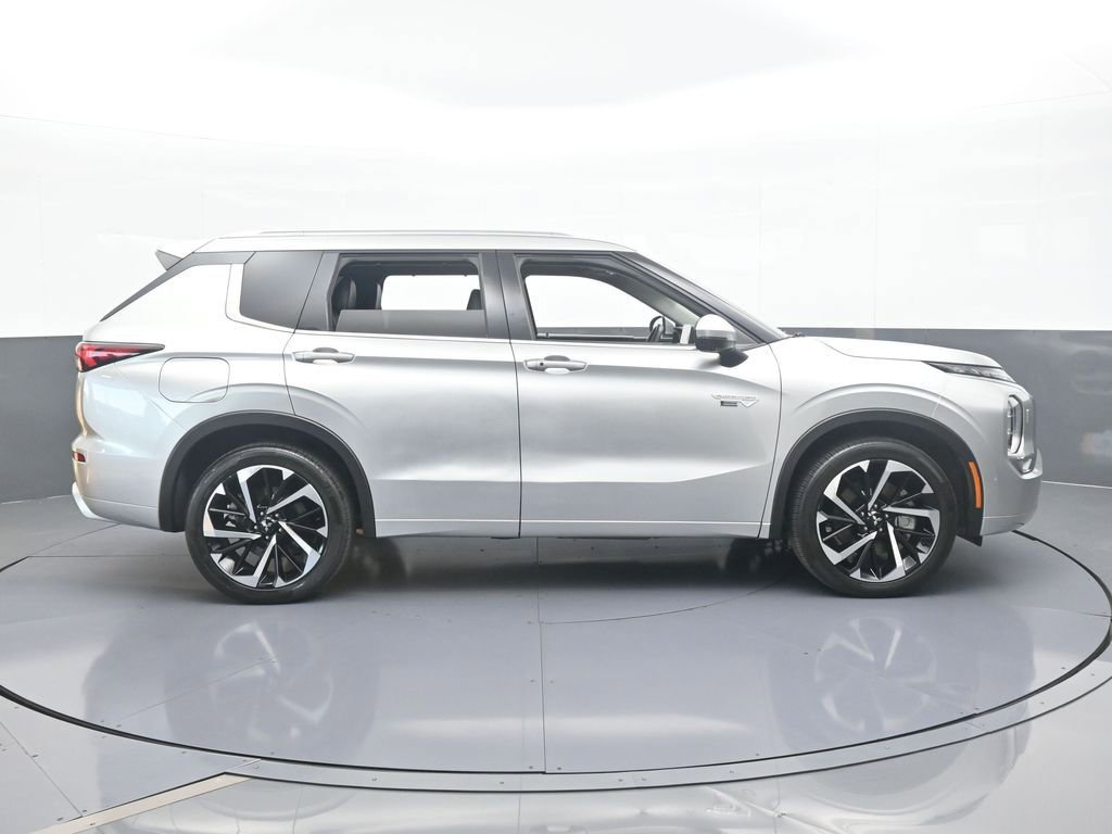 Used 2023 Mitsubishi Outlander SEL image 7