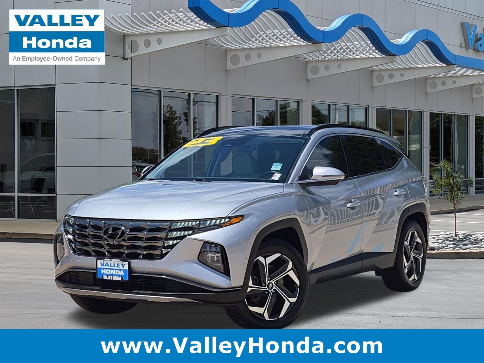 Used 2023 Hyundai Tucson Limited w/ Cargo Package AWD/4WD image 1