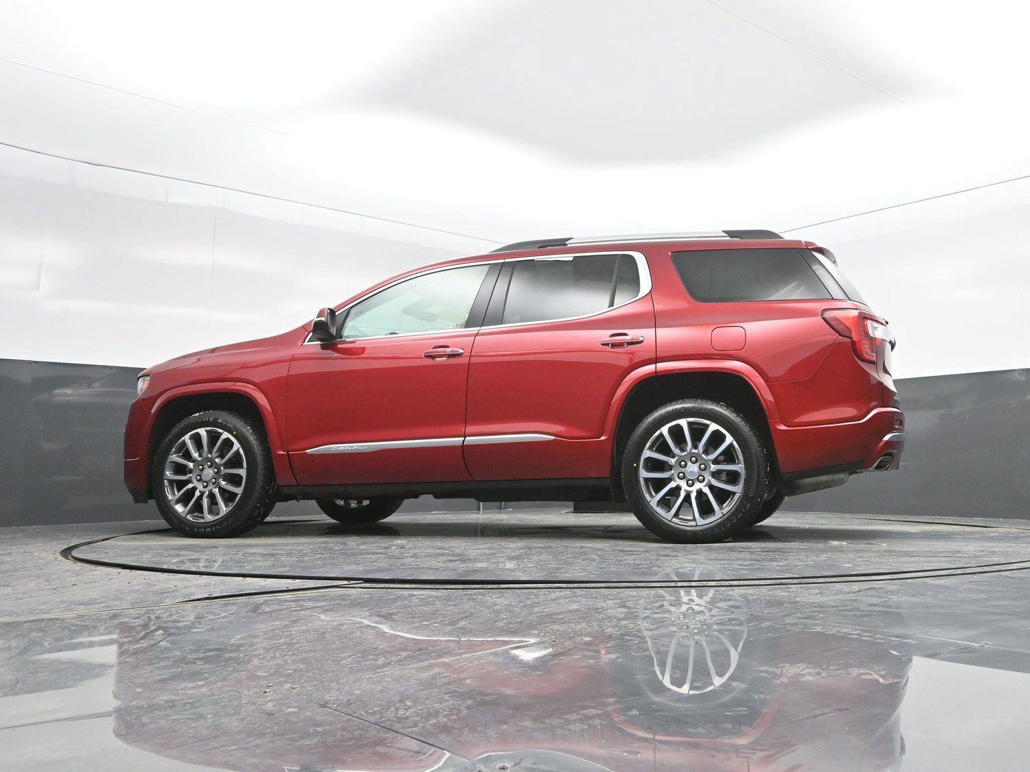 Used 2023 GMC Acadia Denali w/ Denali Ultimate Package image 39