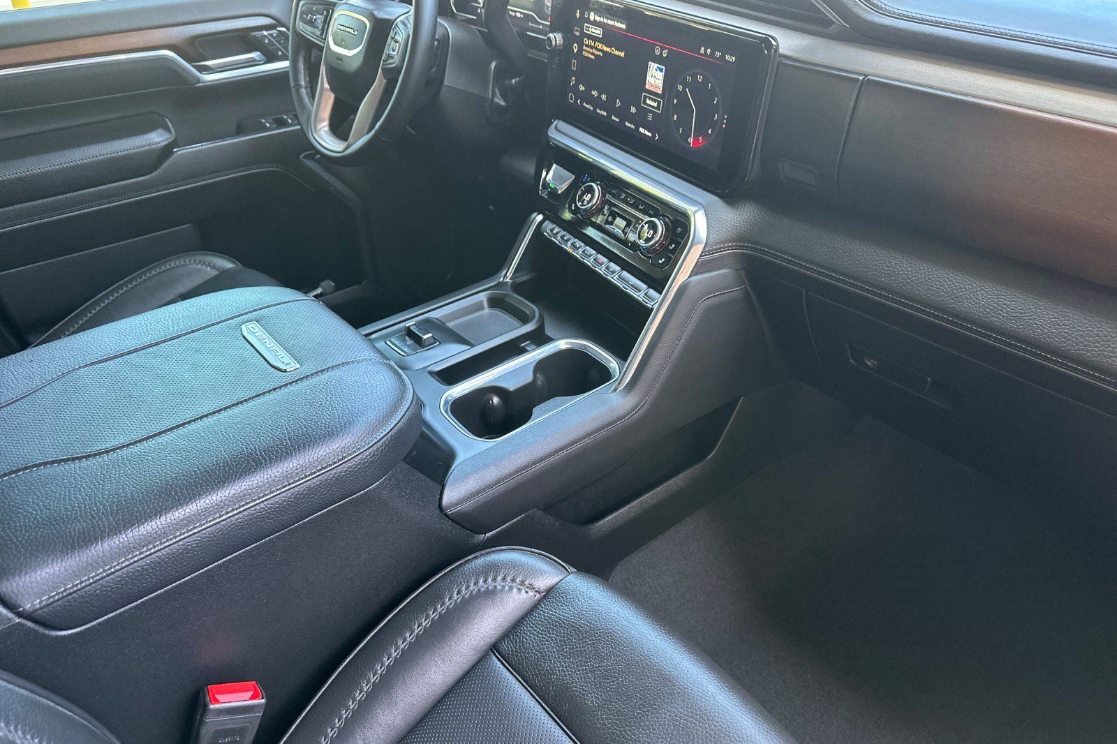 Used 2025 GMC Sierra 2500 Denali w/ Max Trailering Package image 15