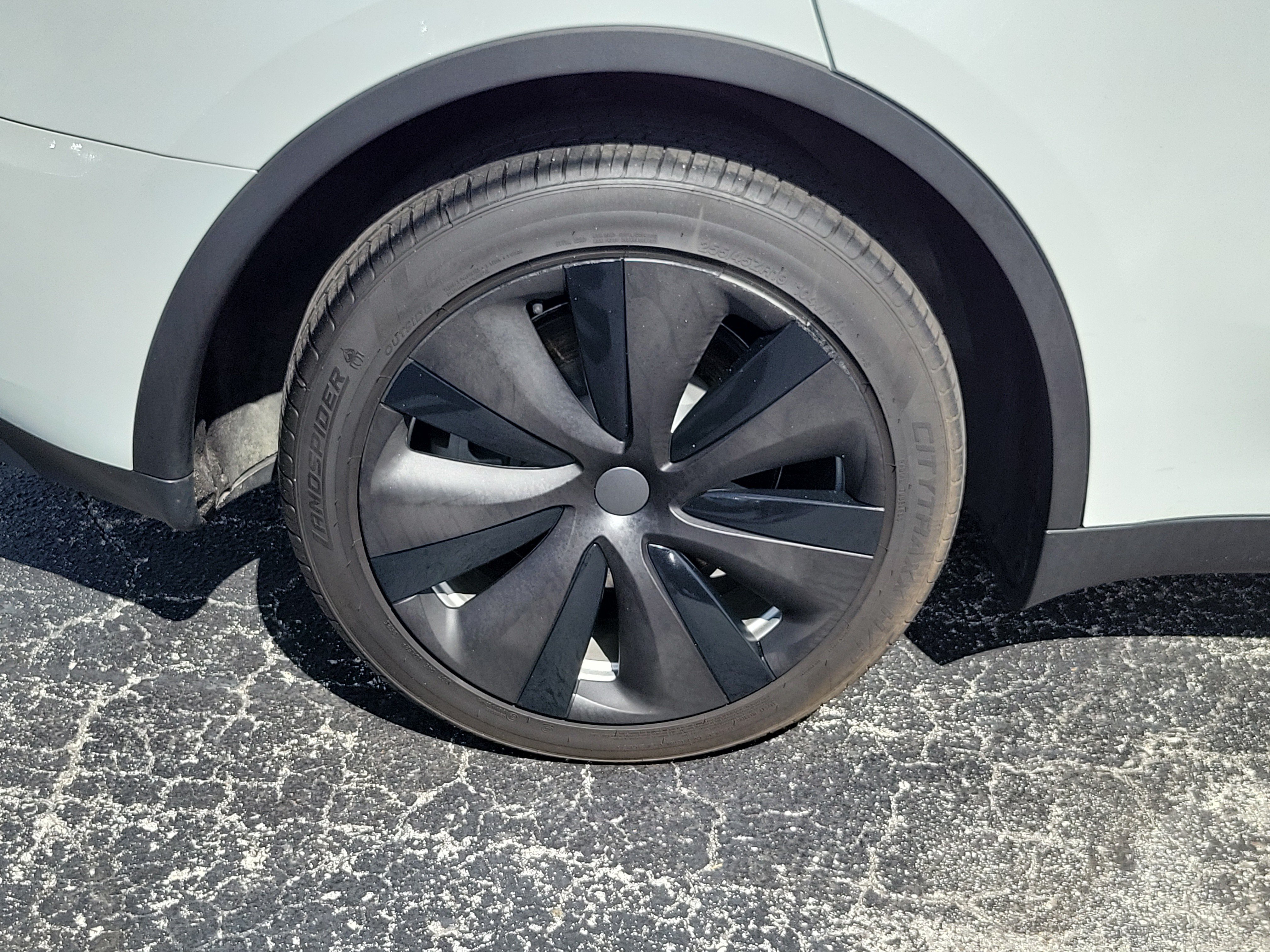 Used 2023 Tesla Model Y Long Range AWD/4WD image 7