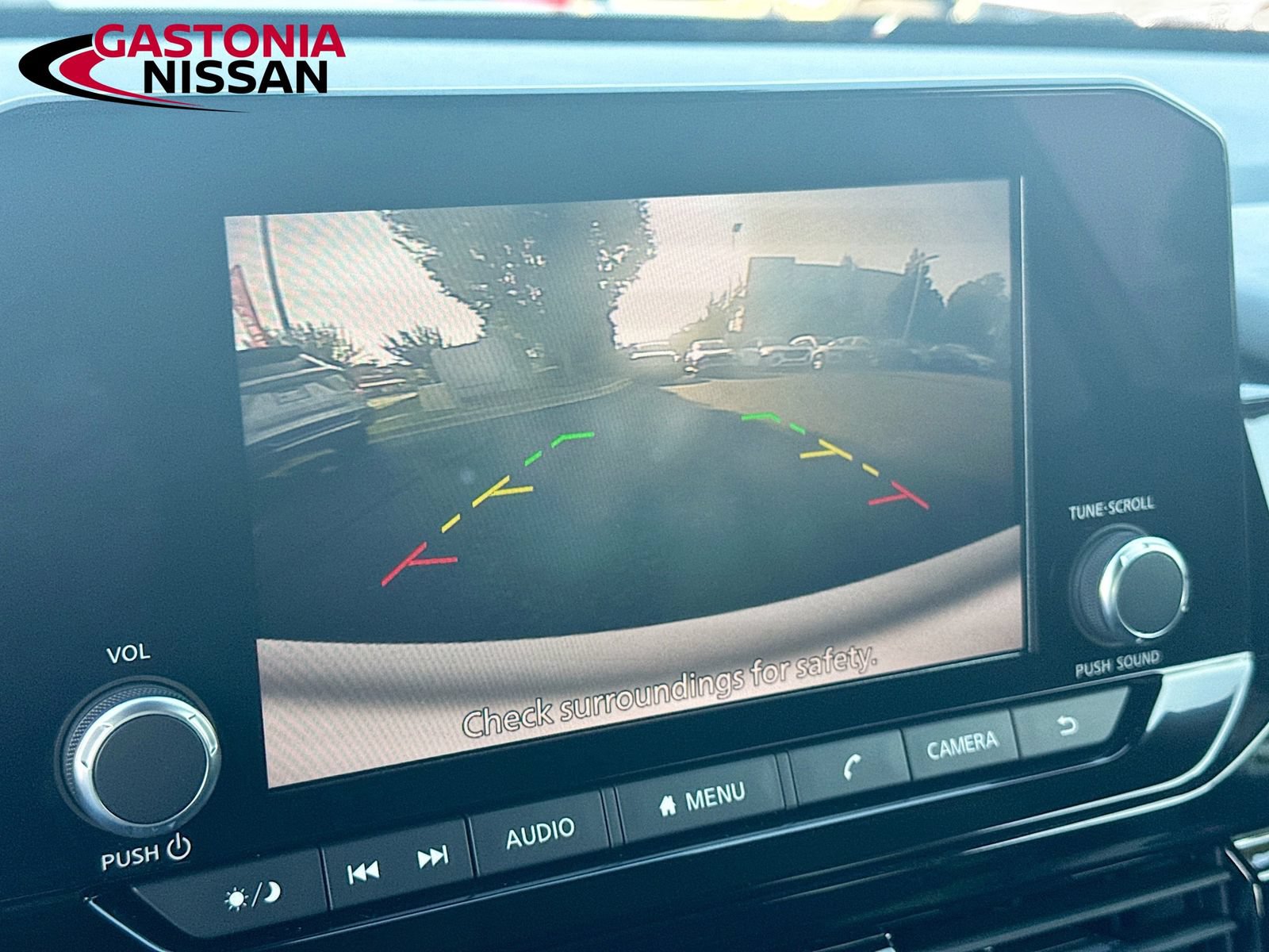 Used 2024 Nissan Pathfinder SV FWD image 17