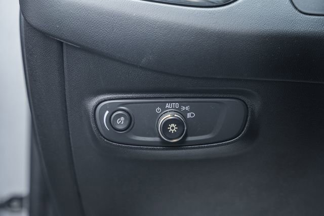 Used 2021 Chevrolet Equinox LT image 42