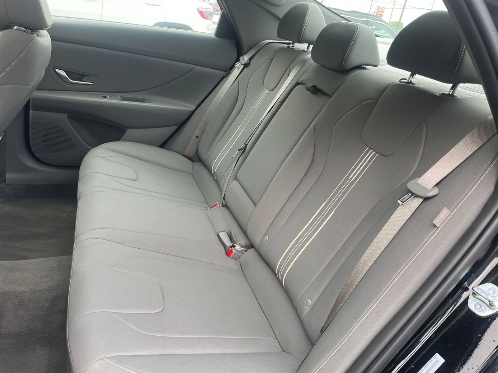 Used 2025 Hyundai Elantra SEL image 27