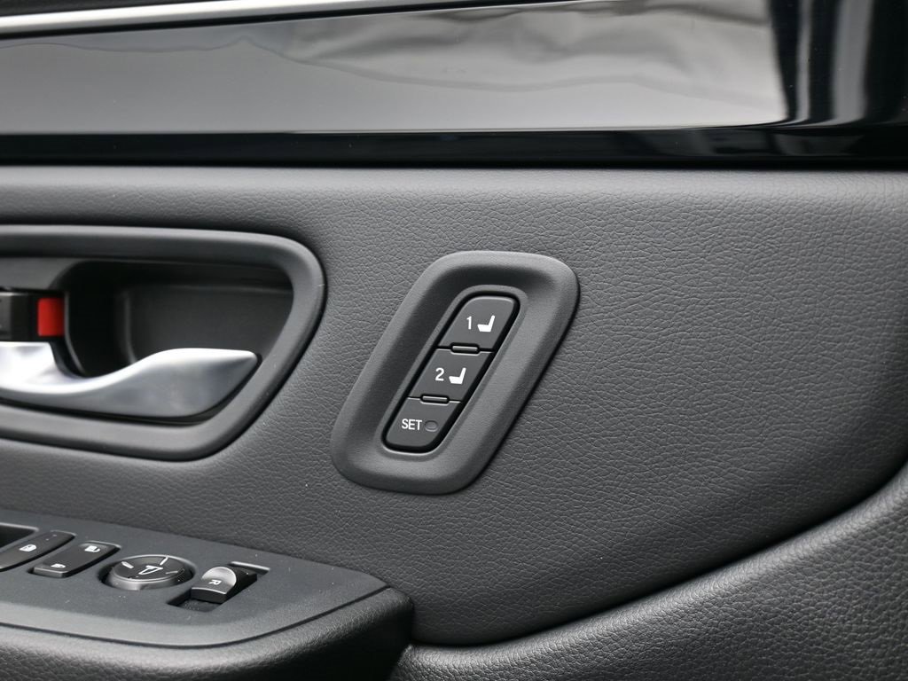 New 2025 Honda Pilot Touring image 32