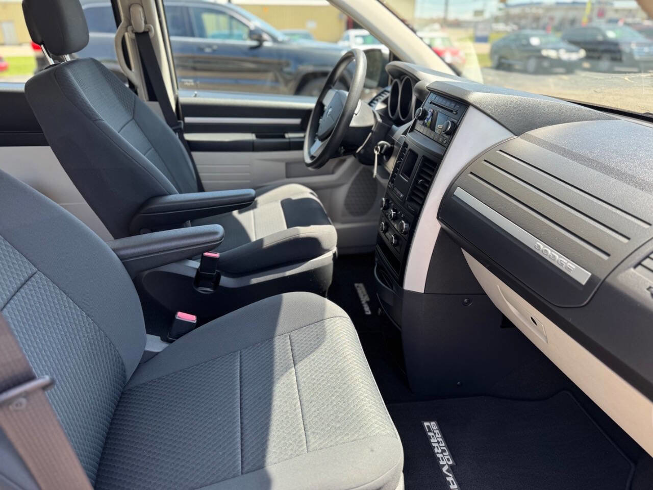 Used 2010 Dodge Grand Caravan SE image 17