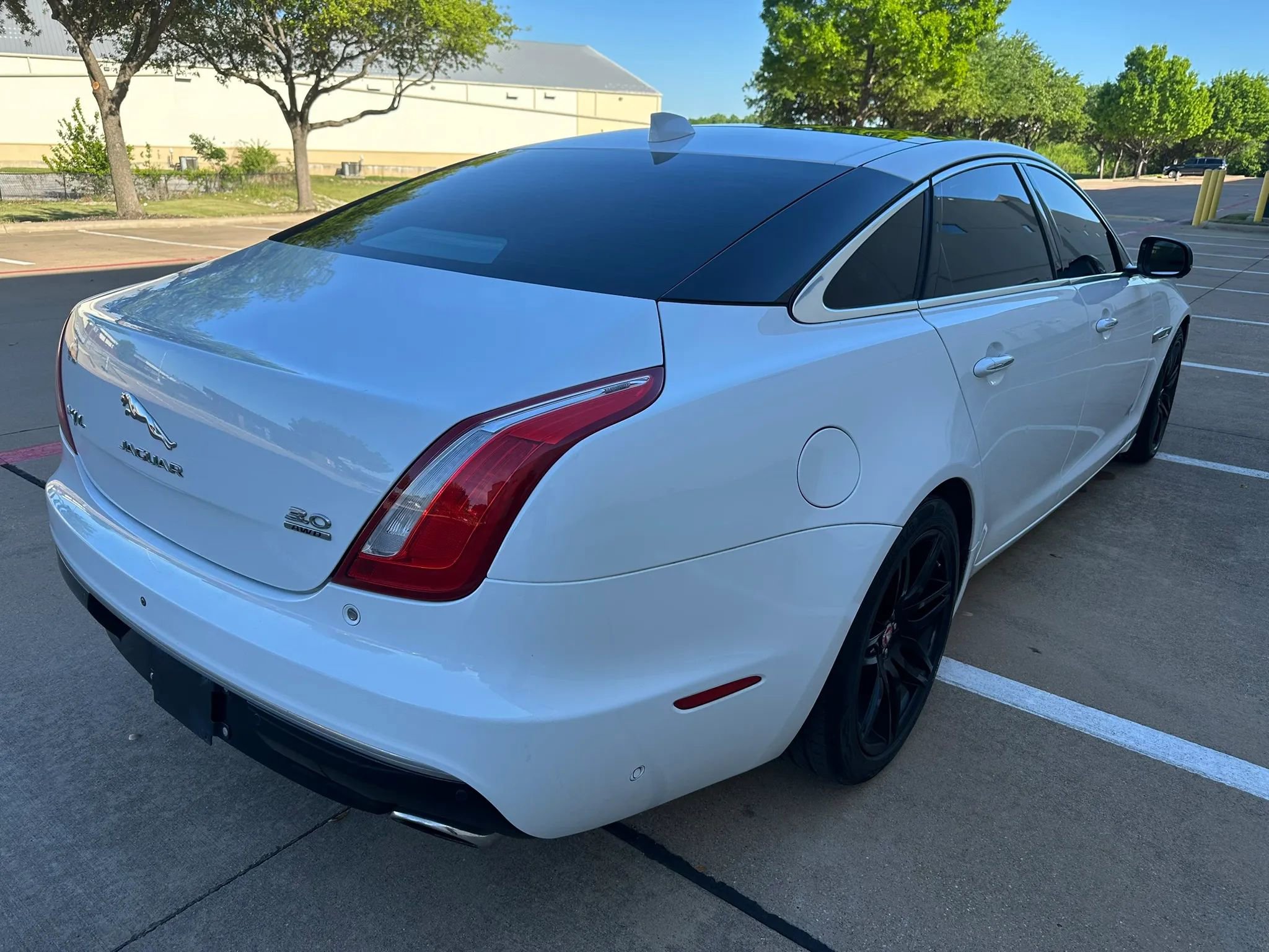 Used 2017 Jaguar XJ L Portfolio AWD/4WD image 9