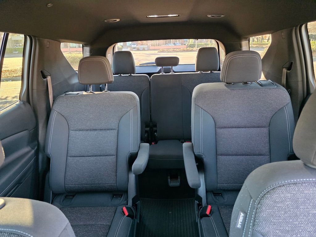 New 2026 Chevrolet Traverse LT w/ LPO, Floor Liner Package FWD image 19