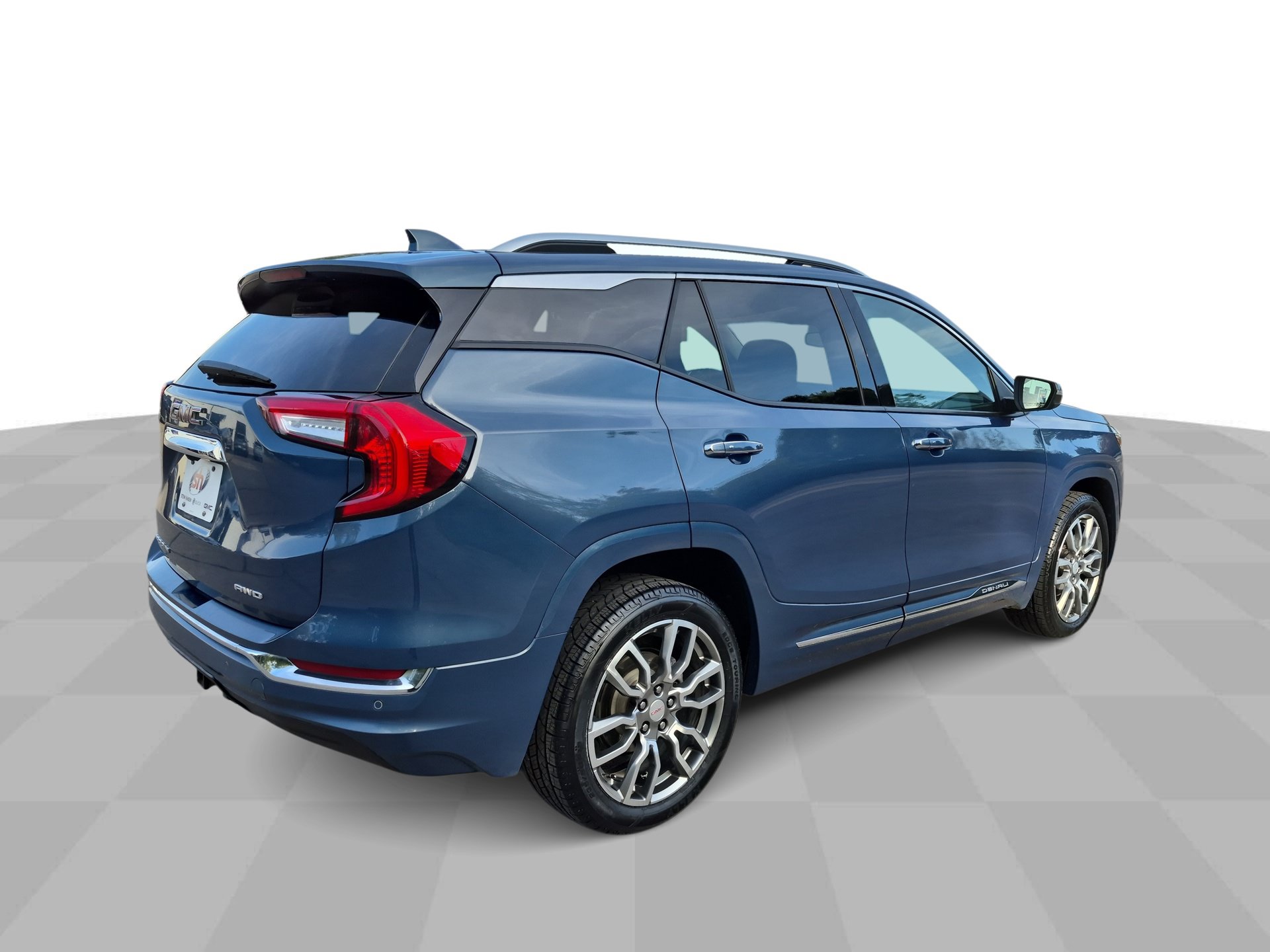 Used 2024 GMC Terrain Denali w/ Denali Premium Package AWD/4WD image 10