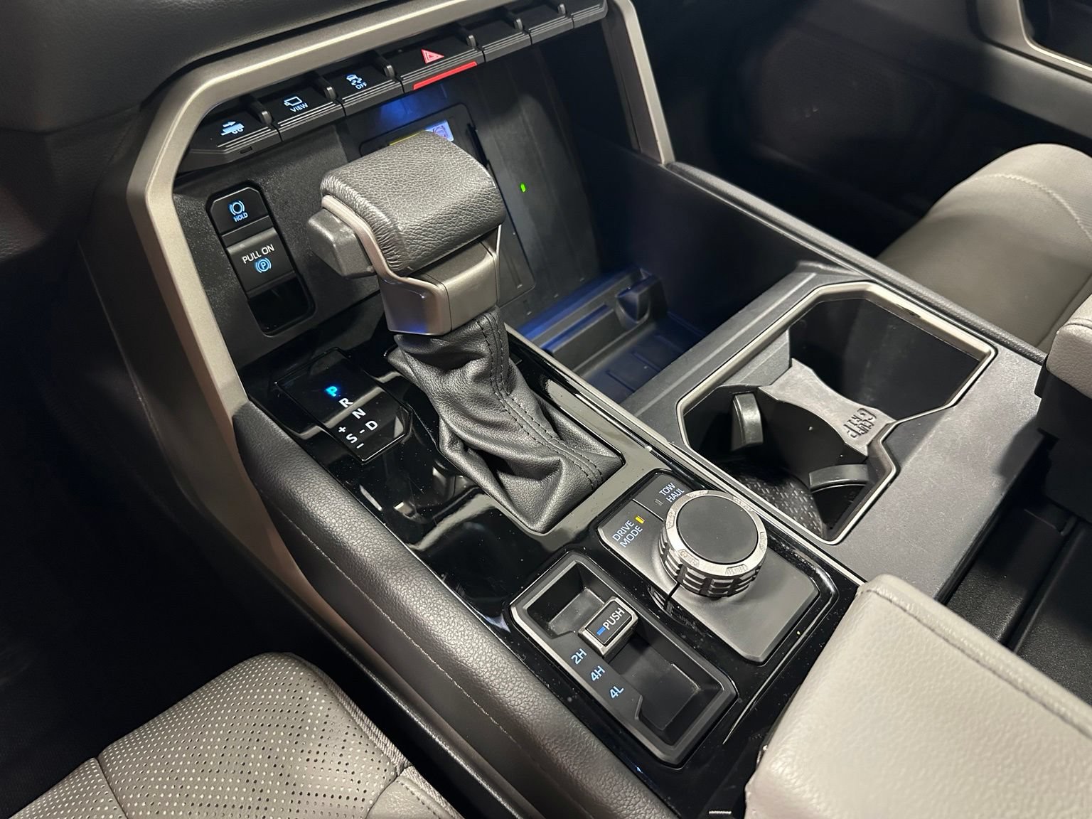 Used 2024 Toyota Tundra Limited AWD/4WD image 34