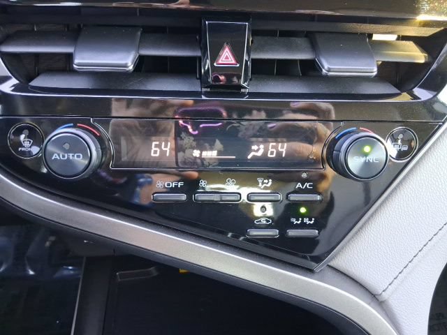 Used 2022 Toyota Camry XLE w/ Cold Weather Package FWD image 26