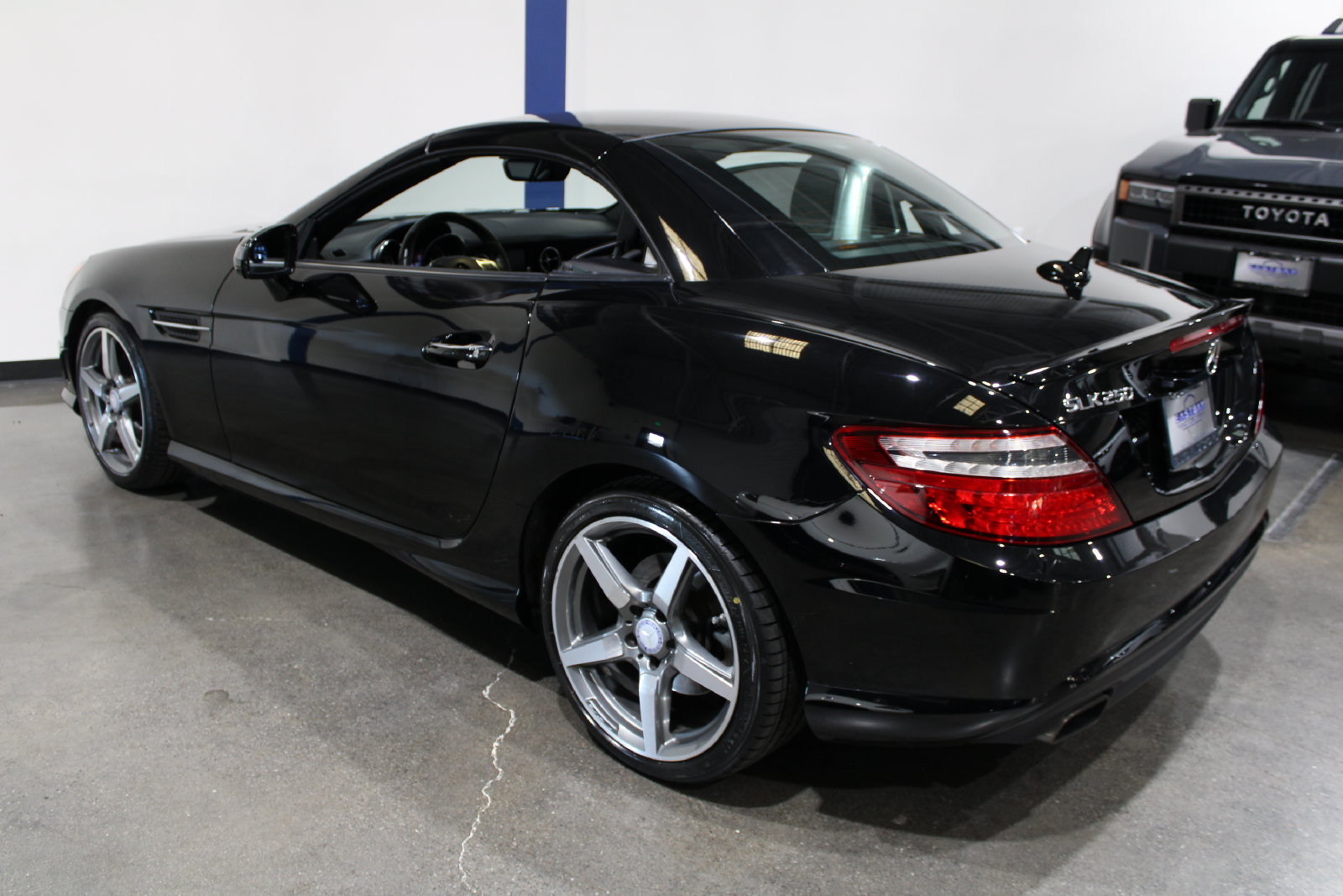 Used 2015 Mercedes-Benz SLK 250 image 12