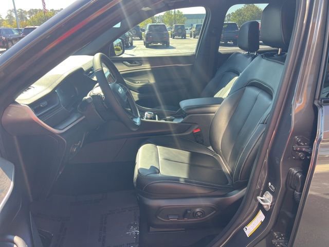 New 2026 Jeep Grand Cherokee Limited w/ Limited Altitude Package RWD image 7