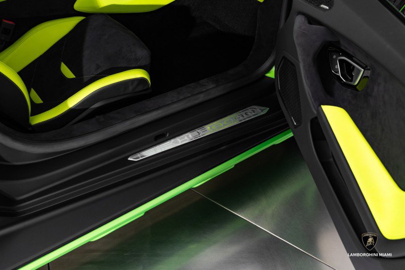 Used 2024 Lamborghini Huracan Sterrato image 40