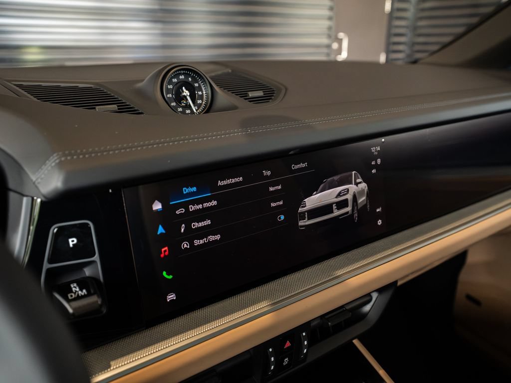 New 2026 Porsche Cayenne Coupe AWD/4WD image 18