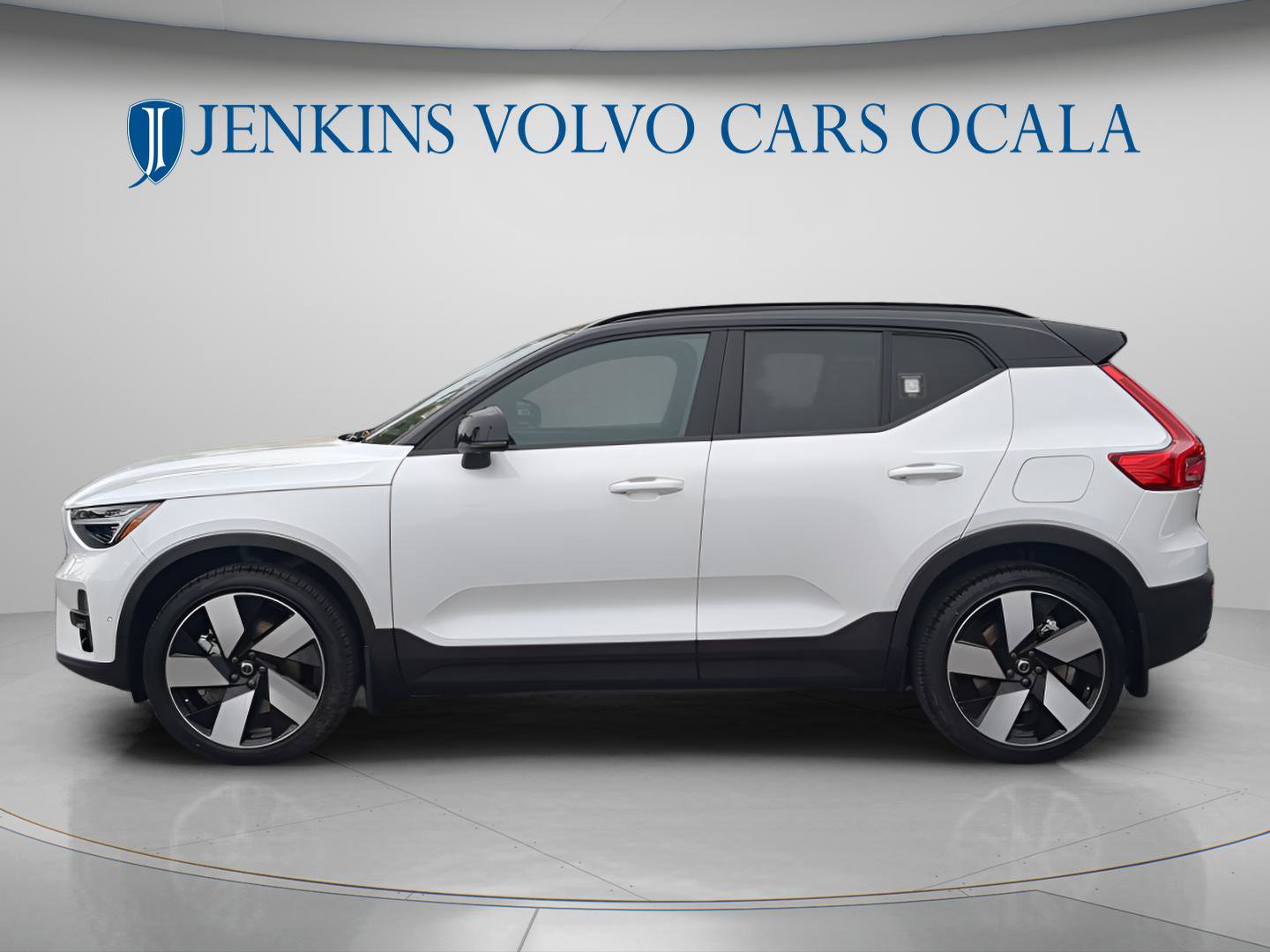 New 2024 Volvo XC40 Recharge Ultimate w/ Protection Package Premier image 6