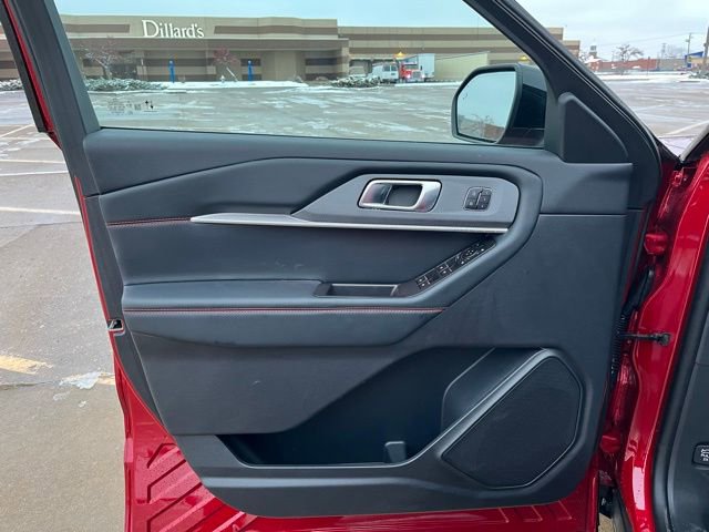 Used 2025 Ford Explorer ST-Line w/ Premium Package image 14