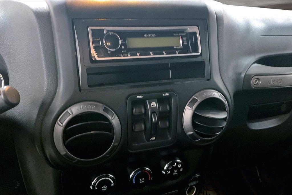 Used 2013 Jeep Wrangler Unlimited Sport image 5