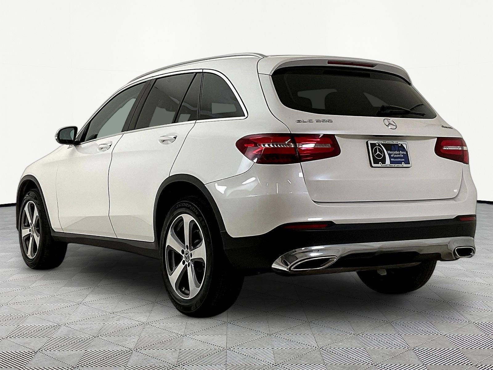 Used 2018 Mercedes-Benz GLC 300 4MATIC image 4
