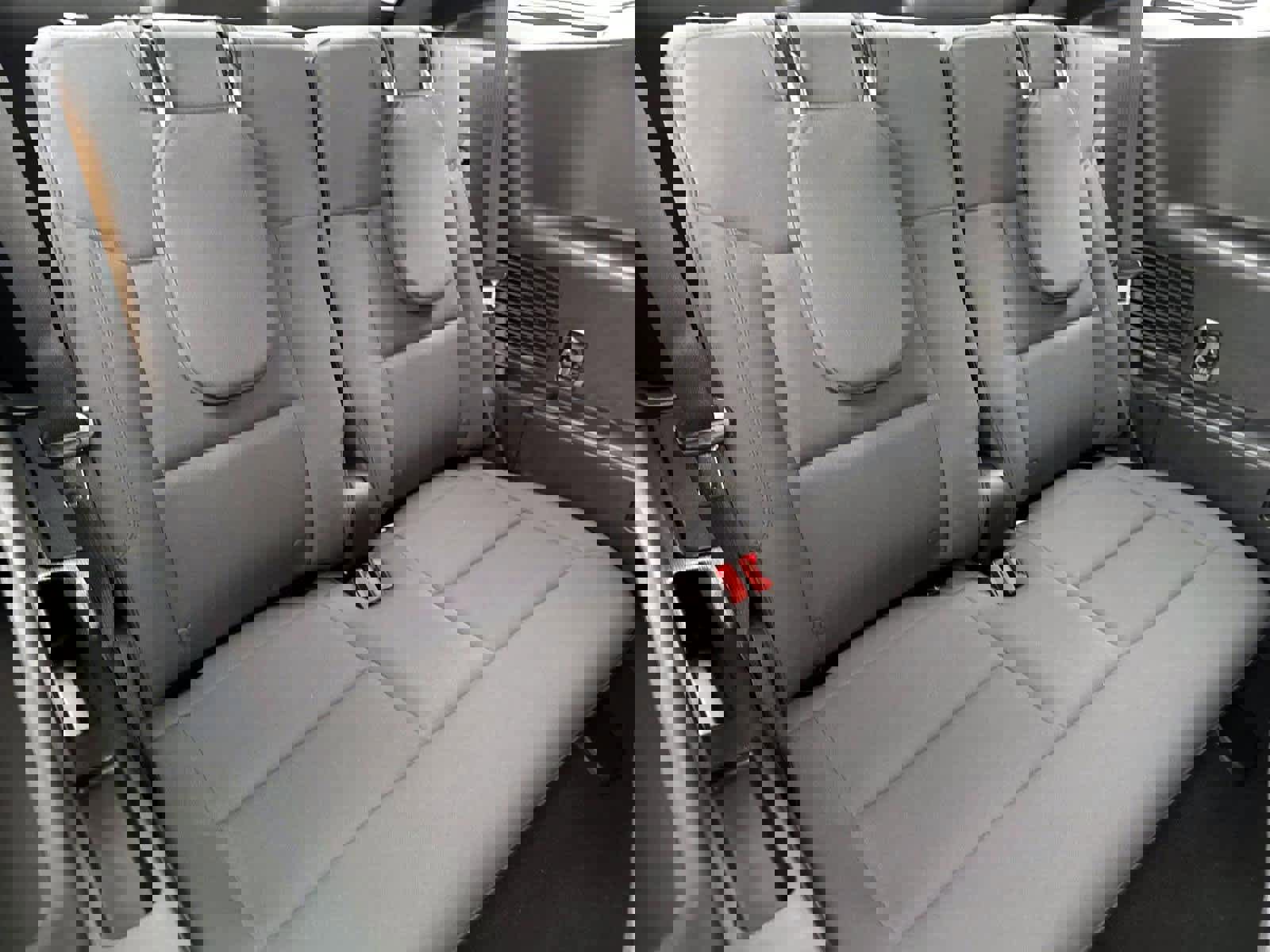 Used 2025 Ford Explorer Active image 12