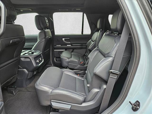 New 2027 Ford Expedition Platinum w/ Stealth Performance Package AWD/4WD image 12