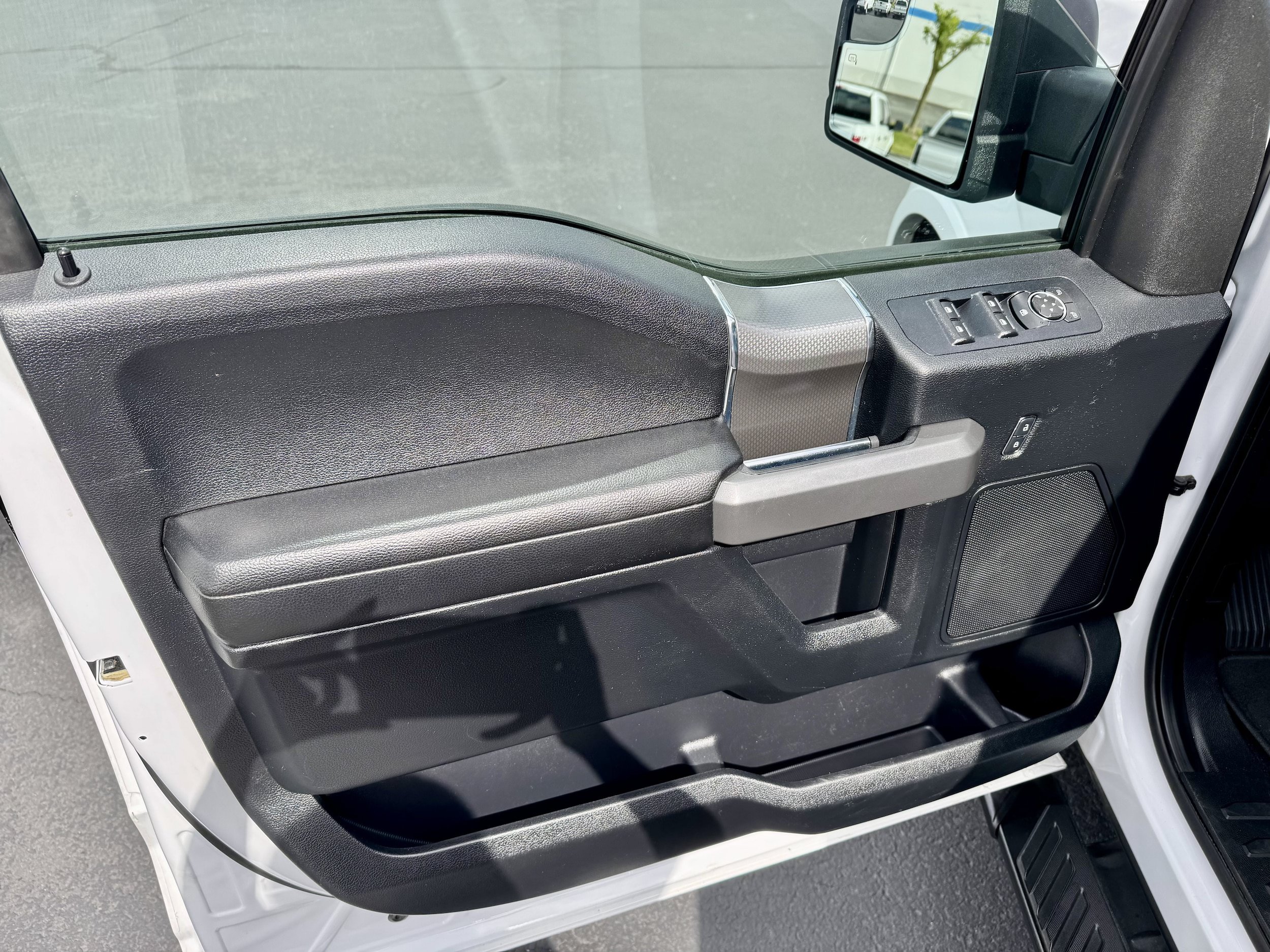 Used 2017 Ford F150 XLT w/ Equipment Group 301A Mid AWD/4WD image 20