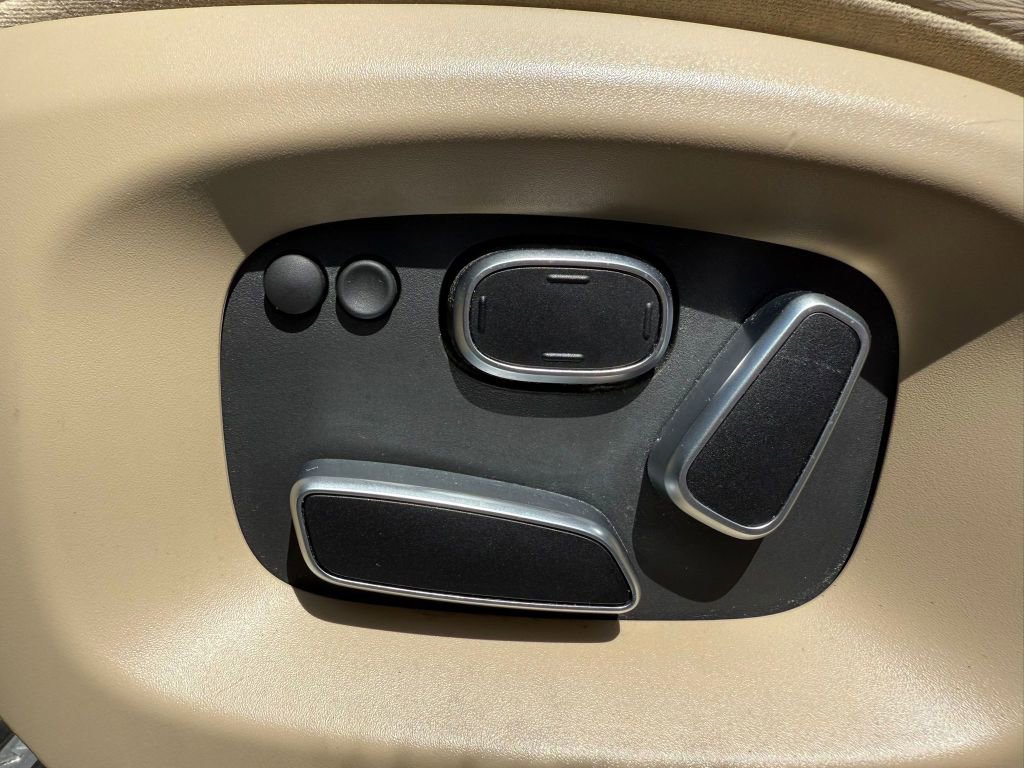 Used 2014 Land Rover Range Rover Sport HSE image 36