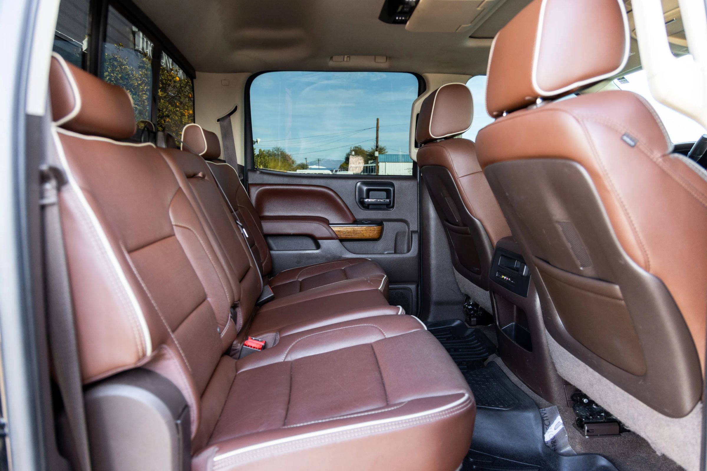 Used 2015 Chevrolet Silverado 1500 High Country image 19