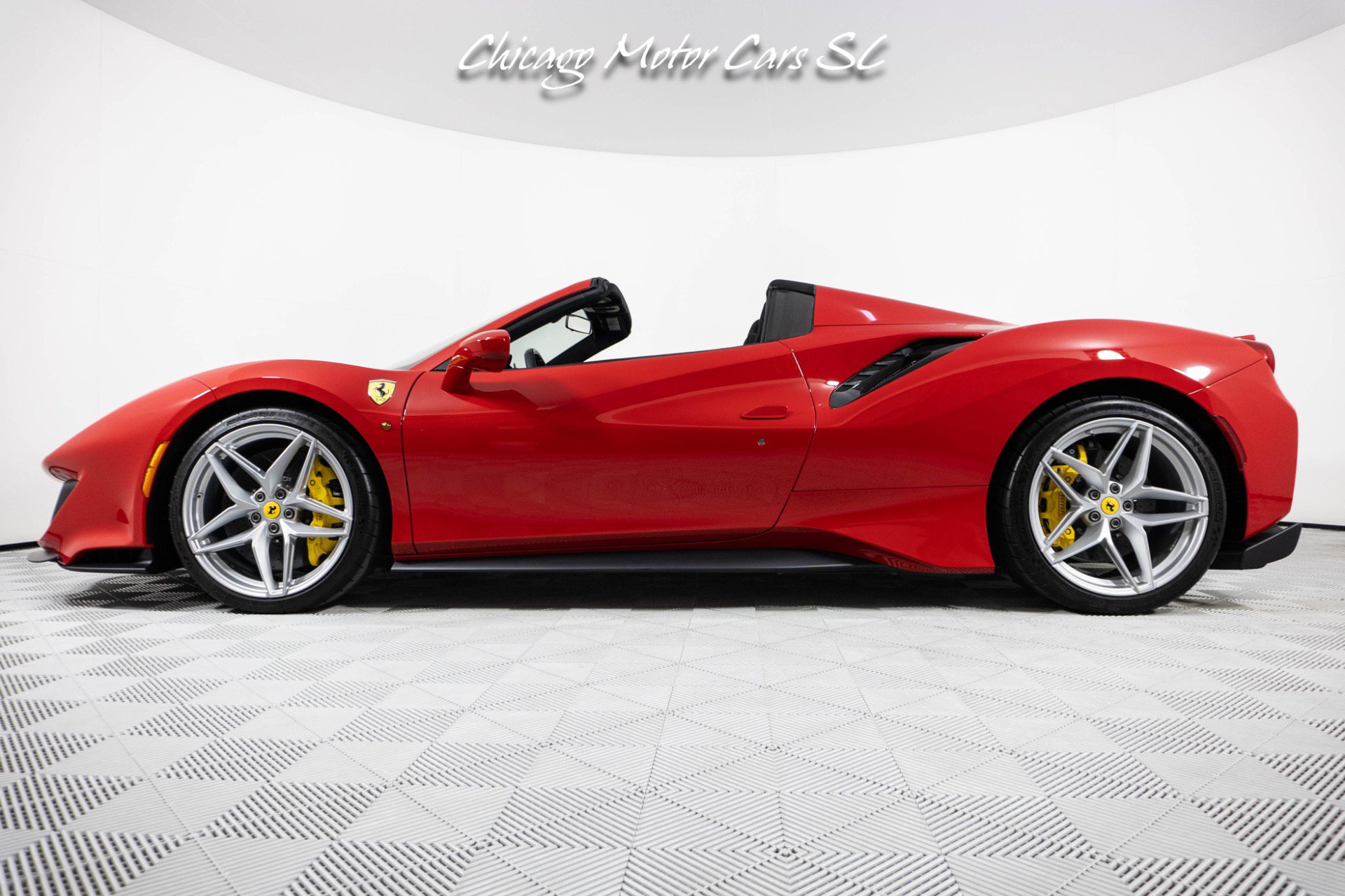 Used 2020 Ferrari 488 Pista Spider RWD image 3