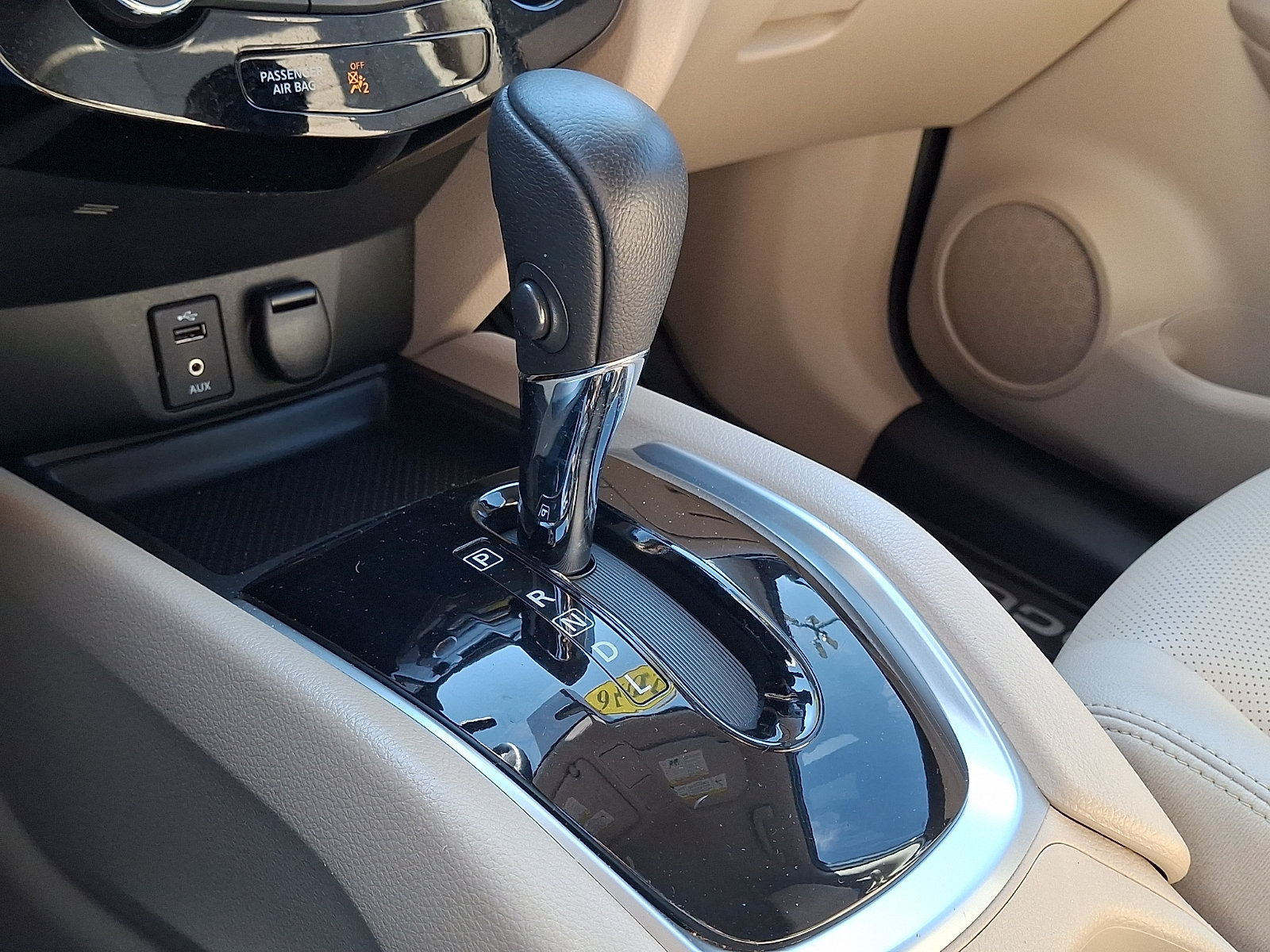 Used 2016 Nissan Rogue SL AWD/4WD image 15