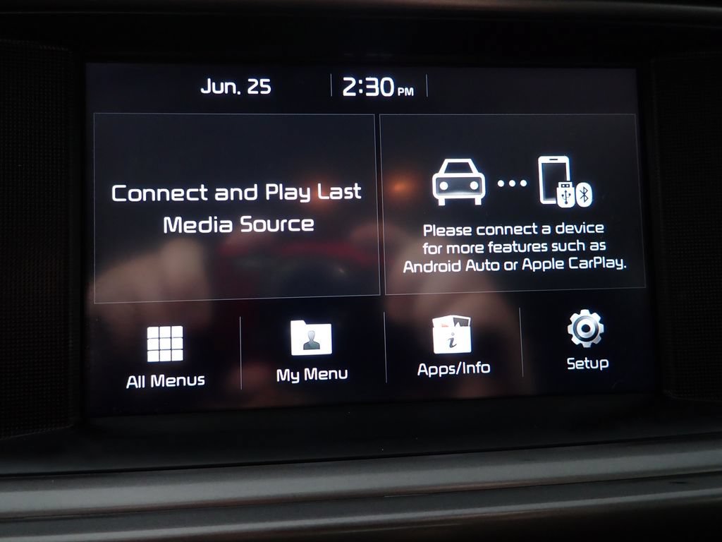Used 2018 Kia Optima LX w/ 17" Alloy Wheels Package FWD image 3
