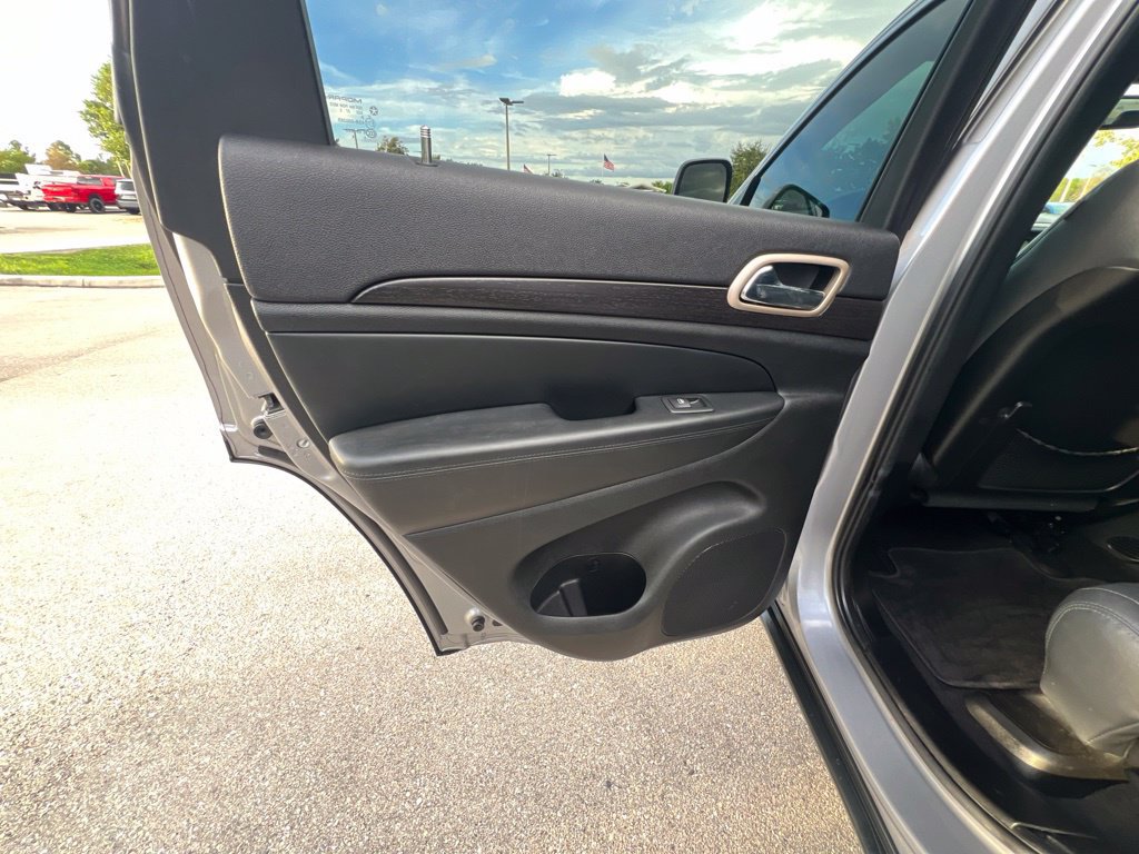 Used 2014 Jeep Grand Cherokee Laredo w/ Quick Order Package 23E RWD image 24