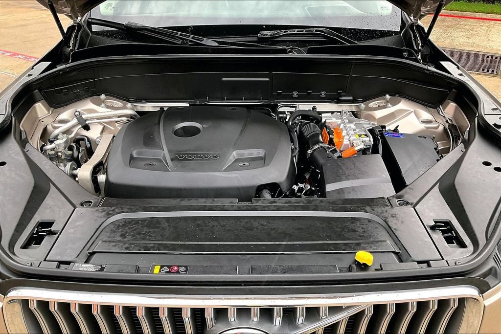 Certified 2024 Volvo XC90 T8 Ultimate w/ Protection Package Premier AWD/4WD image 11