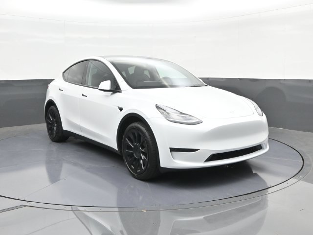 Used 2023 Tesla Model Y Long Range AWD/4WD image 18