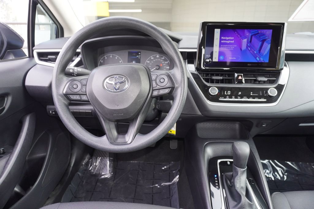 Certified 2025 Toyota Corolla LE image 9