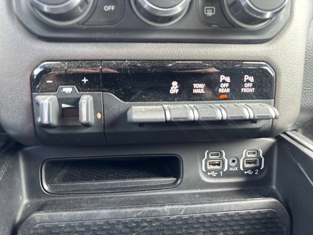 Used 2022 RAM 1500 Big Horn AWD/4WD image 32