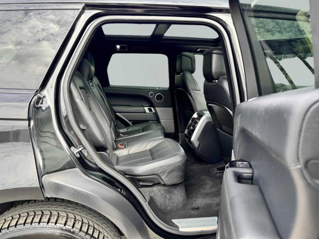 Used 2018 Land Rover Range Rover Sport HSE image 43