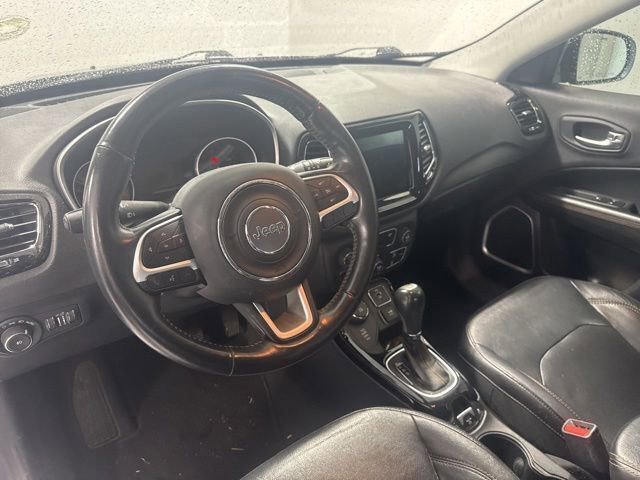 Used 2018 Jeep Compass Limited w/ Navigation Group AWD/4WD image 14
