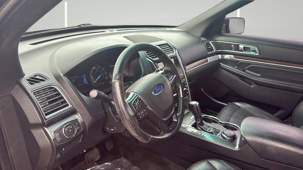 Used 2016 Ford Explorer Limited image 13