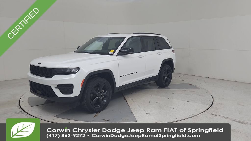 Used 2023 Jeep Grand Cherokee Altitude image 5