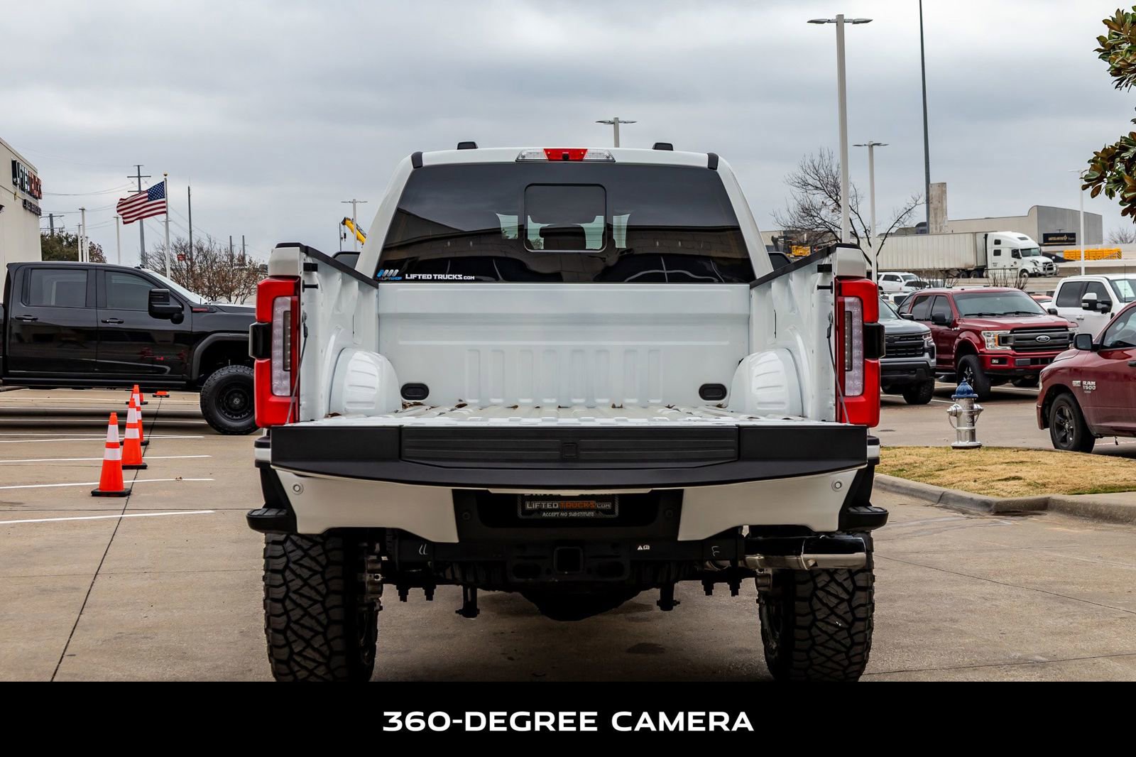 Used 2025 Ford F250 Platinum w/ Tremor Off-Road Package image 9