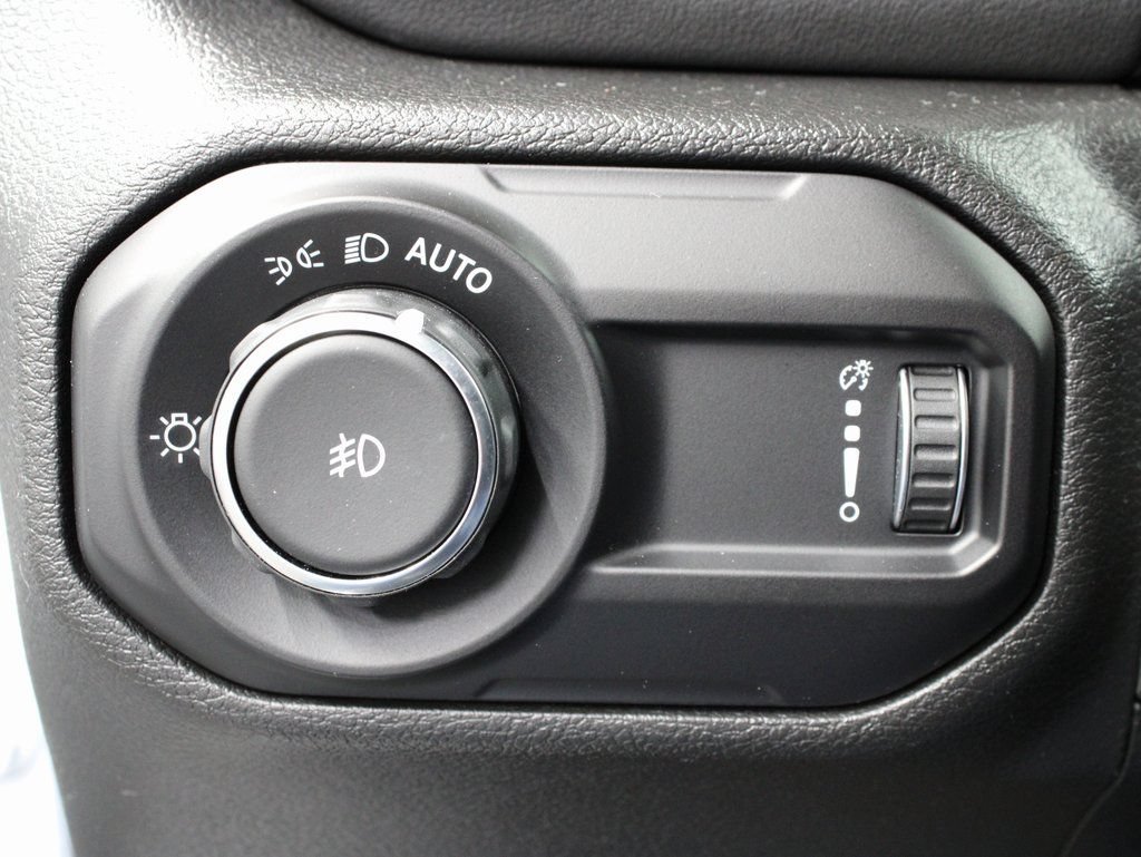 Used 2023 Jeep Wrangler Unlimited Sahara AWD/4WD image 47