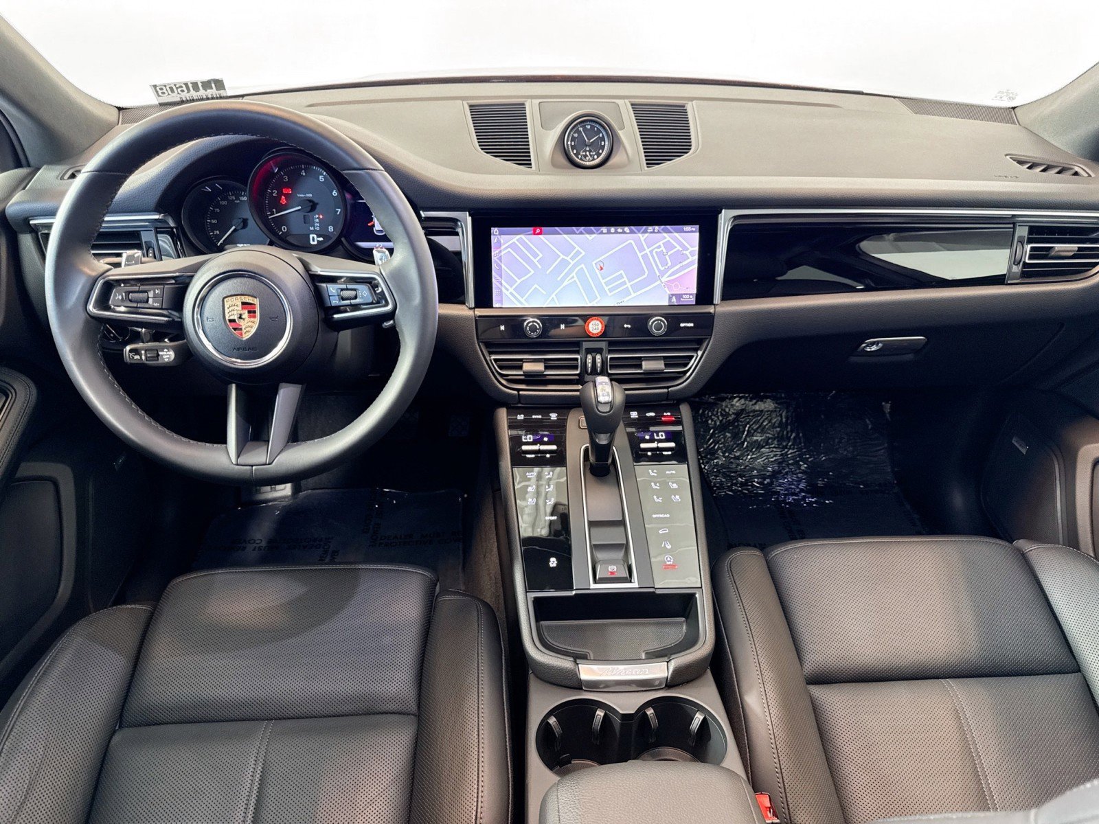 Certified 2025 Porsche Macan AWD/4WD image 21