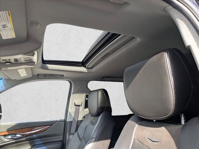 Used 2016 Cadillac Escalade Luxury AWD/4WD image 17
